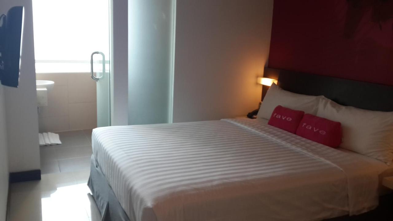 Favehotel Pluit Junction Giacarta Esterno foto