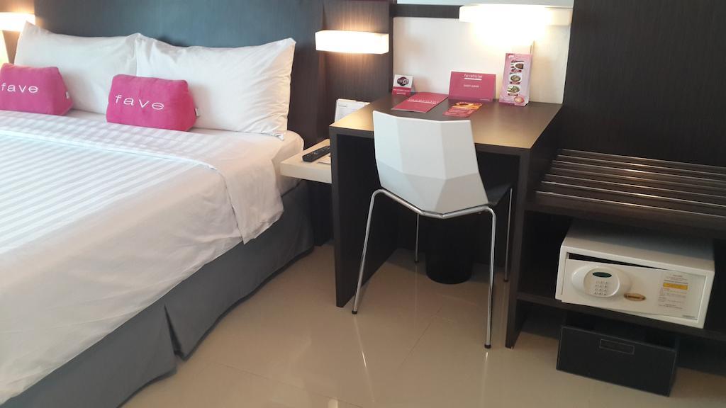 Favehotel Pluit Junction Giacarta Esterno foto